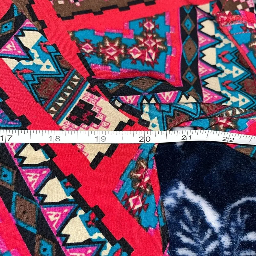Chico’s 3/4 Sleeve Aztec Print Slit Arms Top 20” P2P - Picture 6 of 8
